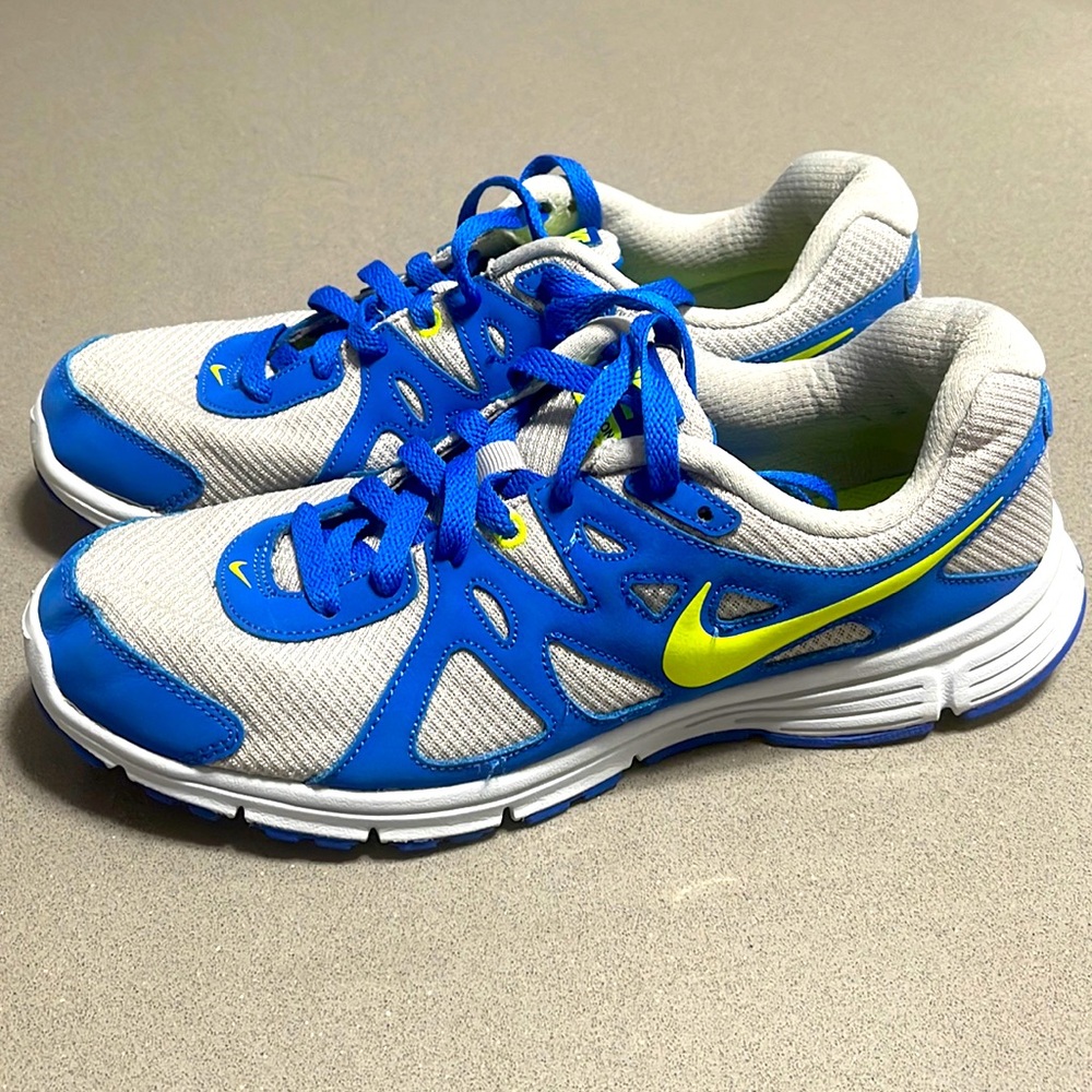 Nike. Revolution 2 shoes slight wear great condition